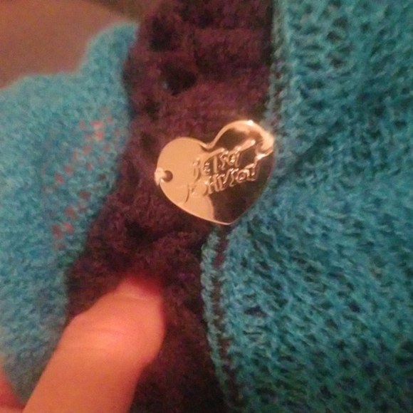 New Betsey Johnson Blue Crochet knit double loop scarf - Picture 5 of 5